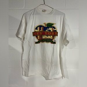 White New York Graphic T-Shirt large